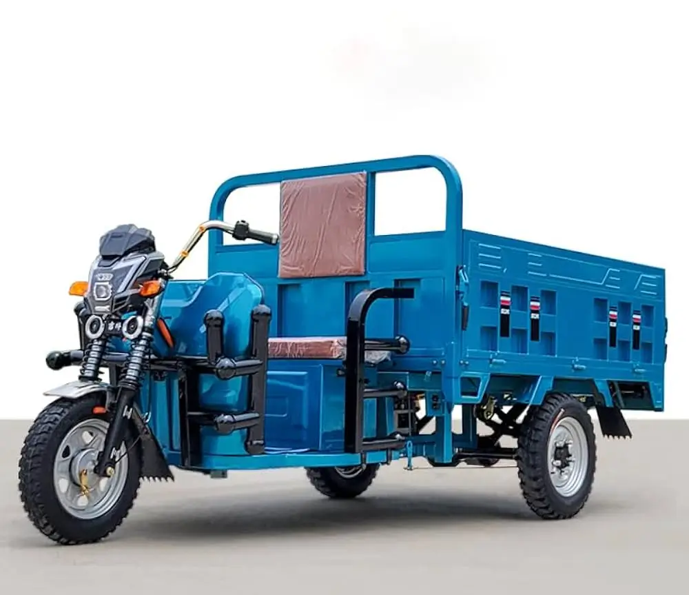 Triciclos nuevos para la venta en Cuba